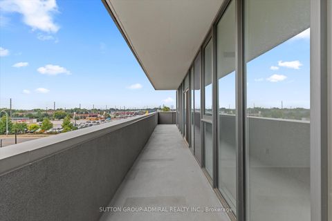 Photo 15 at 305 - 10 Gatineau Drive, Beverley Glen, Vaughan