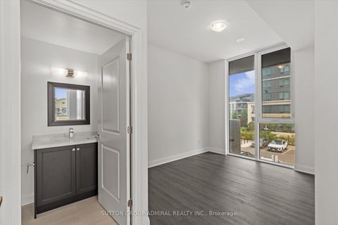 Photo 5 at 202 - 20 Gatineau Drive, Beverley Glen, Vaughan Photo 5 at 202 - 20 Gatineau Drive, Beverley Glen, Vaughan