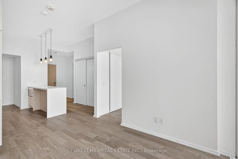 Photo 13 at 1241 - 8 Hillsdale Avenue E, Eglinton, Toronto