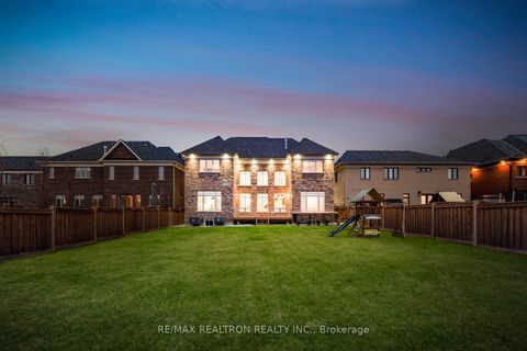 Photo 3 at 62 Endless Circle, Kleinburg, Vaughan