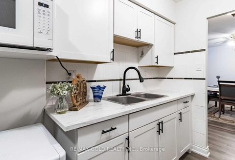 Photo 5 at 1603 - 390 Dixon Road, The Westway, Toronto