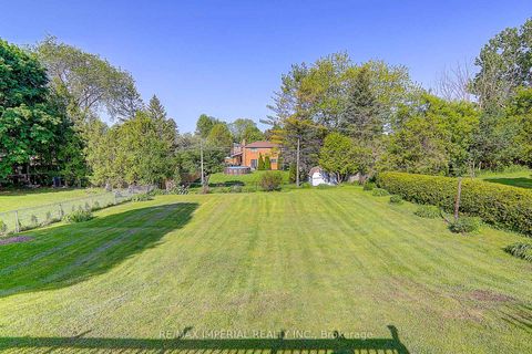 Photo 4 at 98 Belfry Drive, Leslie Valley, Newmarket