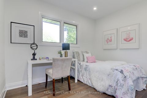 Photo 21 at 98 Belfry Drive, Leslie Valley, Newmarket
