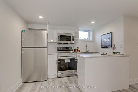 Photo 27 at 98 Belfry Drive, Leslie Valley, Newmarket