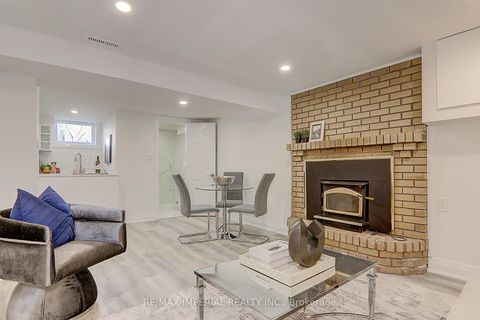 Photo 29 at 98 Belfry Drive, Leslie Valley, Newmarket
