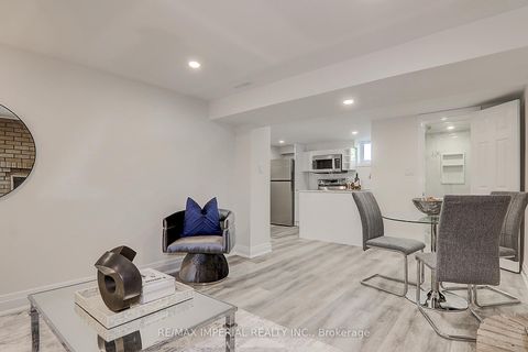 Photo 30 at 98 Belfry Drive, Leslie Valley, Newmarket