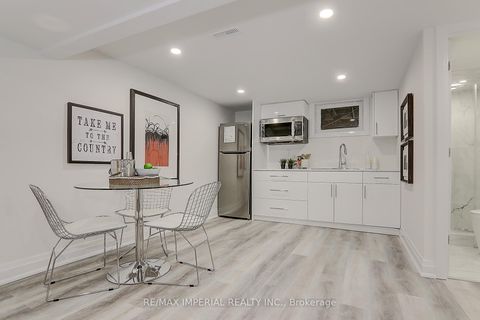 Photo 32 at 98 Belfry Drive, Leslie Valley, Newmarket