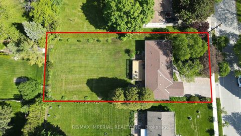 Photo 36 at 98 Belfry Drive, Leslie Valley, Newmarket