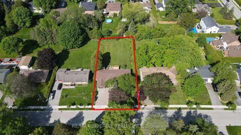 Photo 37 at 98 Belfry Drive, Leslie Valley, Newmarket