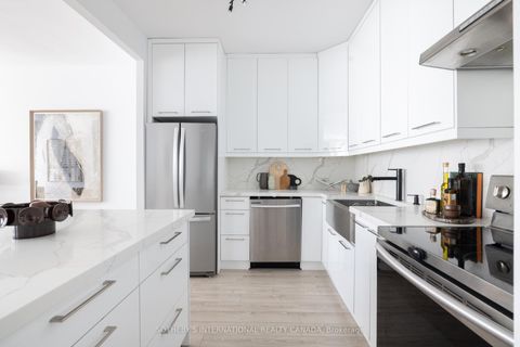 Photo 2 at 107 - 20 Fashion Roseway Way, Willowdale East, Toronto