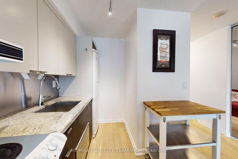 Photo 10 at 308 - 111 Elizabeth Street, Bay Street Corridor, Toronto Photo 10 at 308 - 111 Elizabeth Street, Bay Street Corridor, Toronto