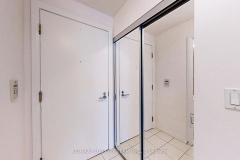 Photo 23 at 308 - 111 Elizabeth Street, Bay Street Corridor, Toronto Photo 23 at 308 - 111 Elizabeth Street, Bay Street Corridor, Toronto