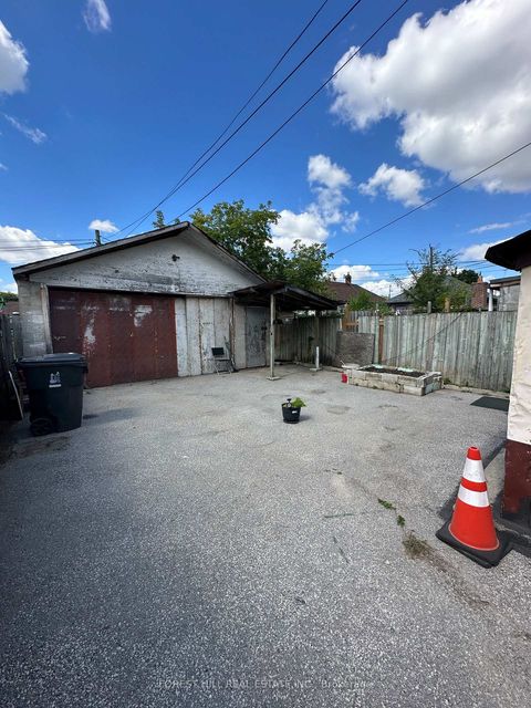 Photo 3 at 668 Jane Street, Smythe, Toronto
