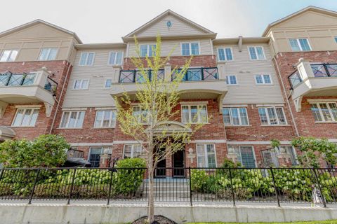 Photo 4 at 25 - 47 Hays Boulevard, RO River Oaks, Oakville