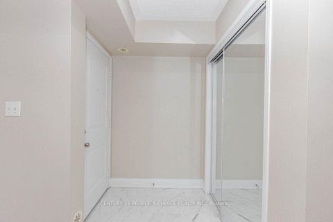 Photo 9 at 25 - 47 Hays Boulevard, RO River Oaks, Oakville