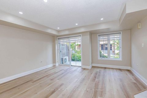 Photo 12 at 25 - 47 Hays Boulevard, RO River Oaks, Oakville