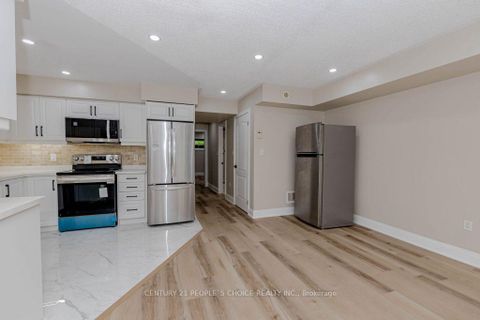 Photo 16 at 25 - 47 Hays Boulevard, RO River Oaks, Oakville
