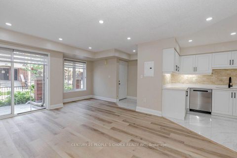 Photo 17 at 25 - 47 Hays Boulevard, RO River Oaks, Oakville