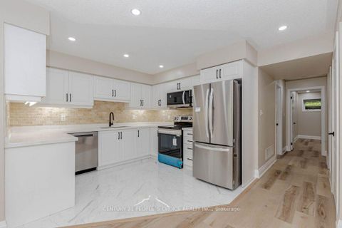 Photo 18 at 25 - 47 Hays Boulevard, RO River Oaks, Oakville
