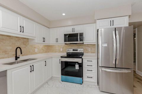Photo 22 at 25 - 47 Hays Boulevard, RO River Oaks, Oakville