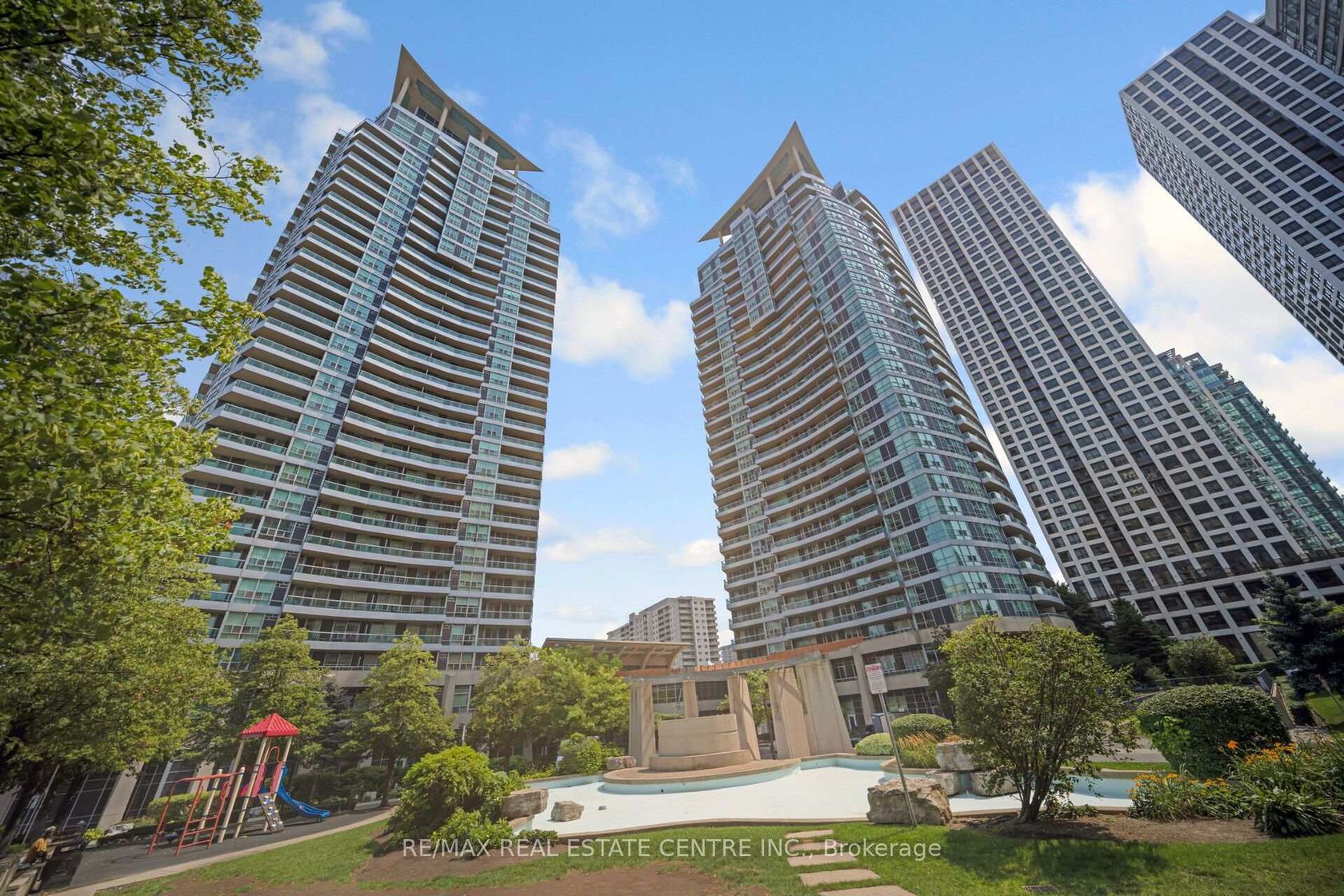 302 - 1 Elm Drive, City Centre, Mississauga 