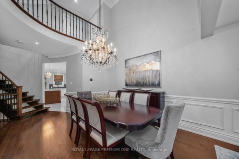 Photo 7 at 28 Johnswood Crescent, Vellore Village, Vaughan