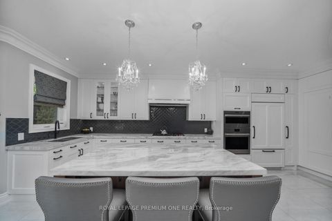 Photo 13 at 28 Johnswood Crescent, Vellore Village, Vaughan