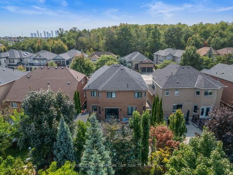 Photo 46 at 28 Johnswood Crescent, Vellore Village, Vaughan