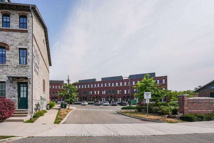 Photo 1 at 30 - 290 Barton Street W, Strathcona, Hamilton