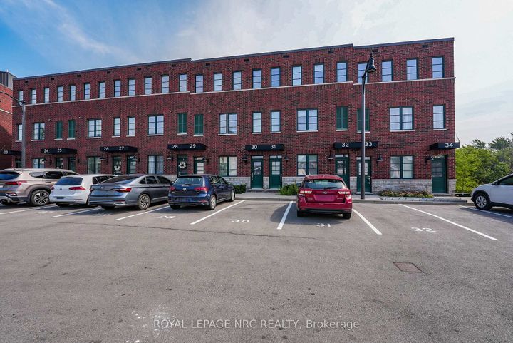 Photo 2 at 30 - 290 Barton Street W, Strathcona, Hamilton