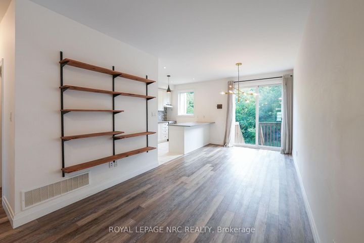 Photo 5 at 30 - 290 Barton Street W, Strathcona, Hamilton