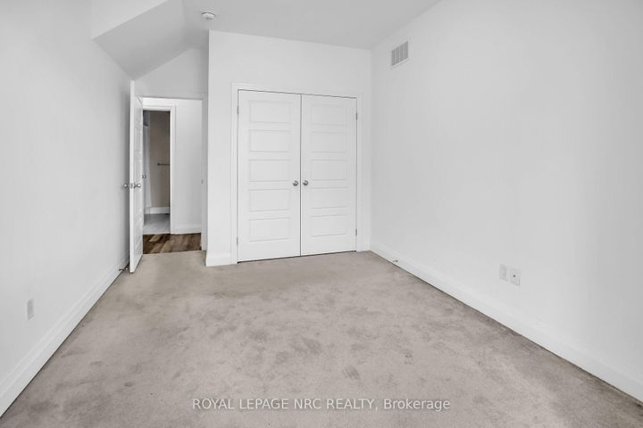 Photo 10 at 30 - 290 Barton Street W, Strathcona, Hamilton