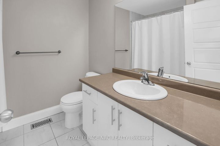 Photo 12 at 30 - 290 Barton Street W, Strathcona, Hamilton