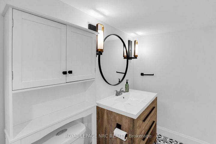 Photo 19 at 30 - 290 Barton Street W, Strathcona, Hamilton