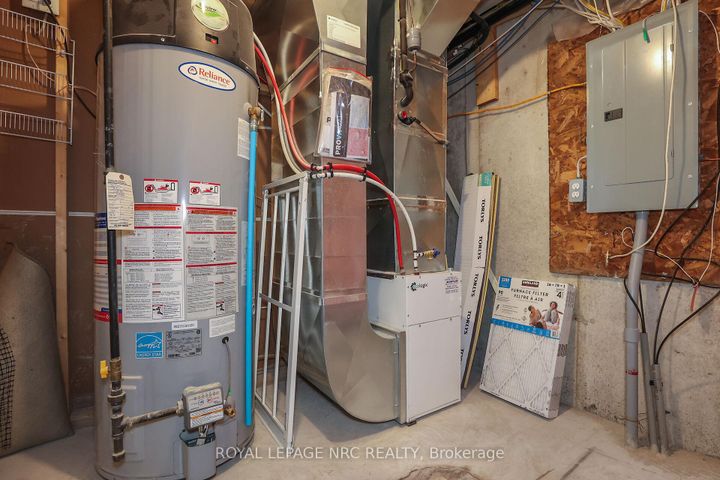 Photo 21 at 30 - 290 Barton Street W, Strathcona, Hamilton