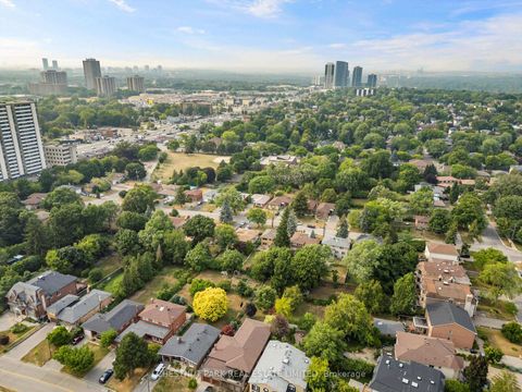Photo 11 at 16 Everingham Court, Newtonbrook East, Toronto