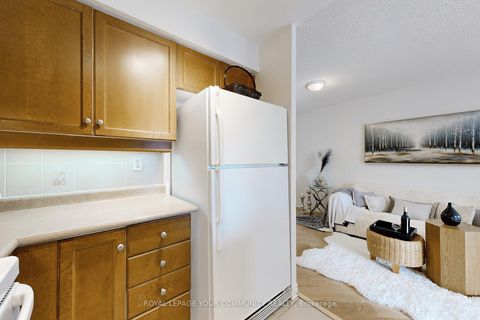 Photo 17 at 1014 - 2 Rean Drive, Bayview Village, Toronto