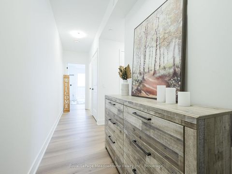 Photo 5 at 618 - 2343 KHALSA Gate, WM Westmount, Oakville
