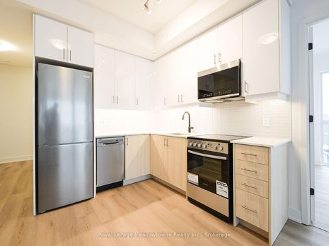 Photo 9 at 618 - 2343 KHALSA Gate, WM Westmount, Oakville