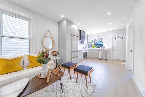 Photo 2 at 14 Pinegrove Avenue, Cliffside, Toronto