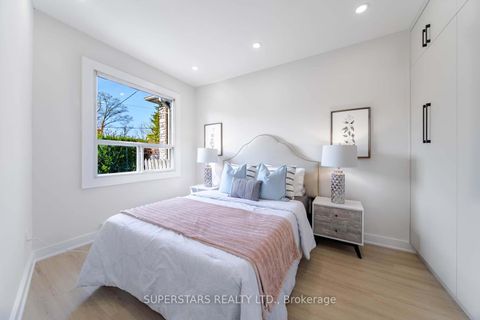 Photo 10 at 14 Pinegrove Avenue, Cliffside, Toronto