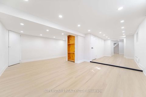 Photo 17 at 14 Pinegrove Avenue, Cliffside, Toronto