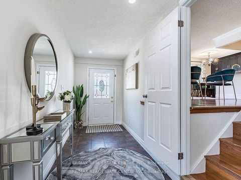 Photo 3 at 2406 Ventura Drive, WO West, Oakville