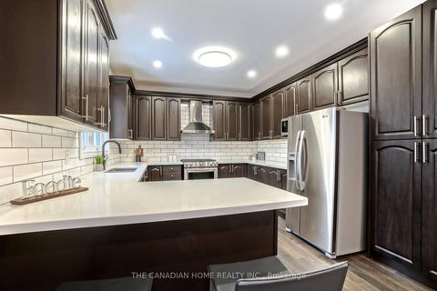 Photo 13 at 379 Burloak Drive, BR Bronte, Oakville