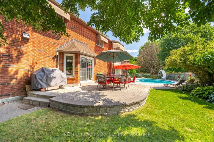 Photo 32 at 15 Brookbank Court, Heart Lake East, Brampton
