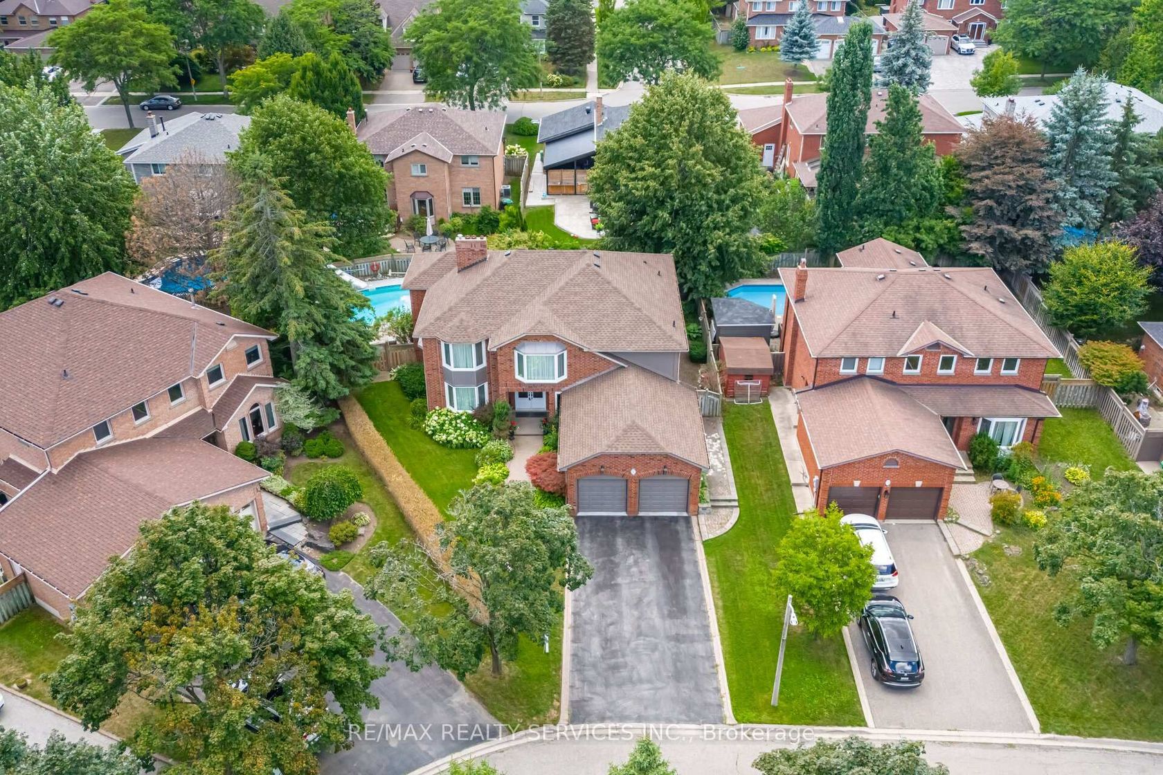 15 Brookbank Court, Heart Lake East, Brampton 2