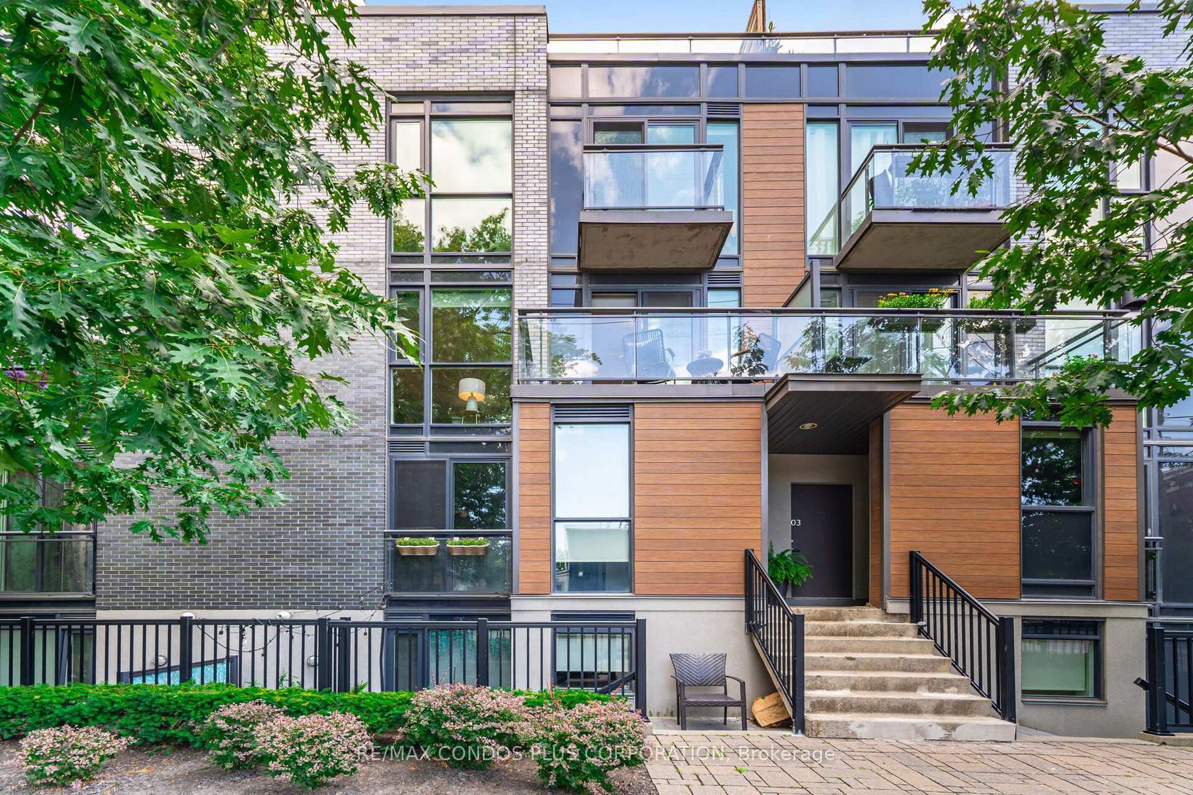 203 - 63 Ruskin Avenue, Junction, Toronto 