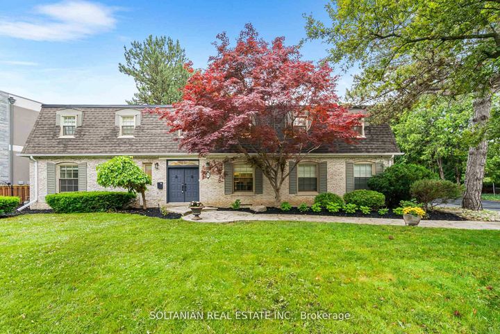 Photo 2 at 24 Laureleaf Road, Bayview Glen, Markham