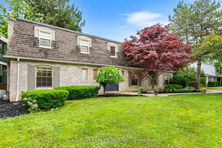 Photo 4 at 24 Laureleaf Road, Bayview Glen, Markham