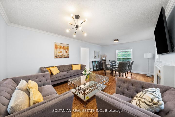 Photo 6 at 24 Laureleaf Road, Bayview Glen, Markham